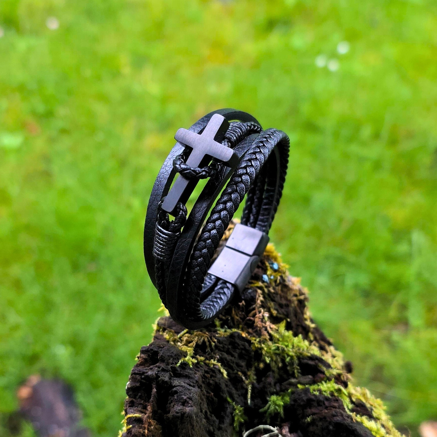 Men¡¯s Braided Leather Cross Bracelet